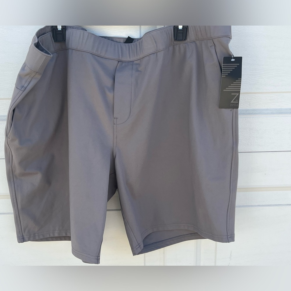 Men's Z by Zella pull on short grey XXL NWT